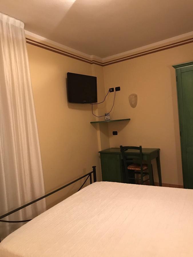 Locanda della luna Fogliano Marina Esterno foto